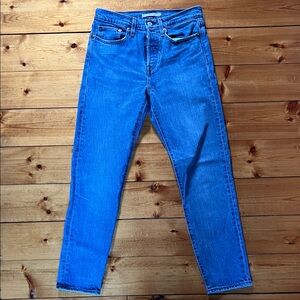 Levi’s Wedgie Cut Denim Jeans Size 27